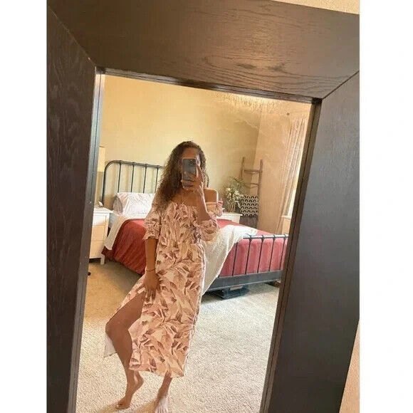 NWT HOUSE OF HARLOW 1960 SMOCKED OFF THE SHOULDER LINEN FLORAL MIDI DRESS - Picture 2 of 10